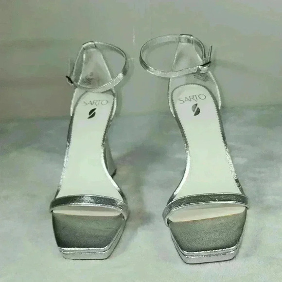 Franco Sarto Silver Heels - Picture 6 of 10